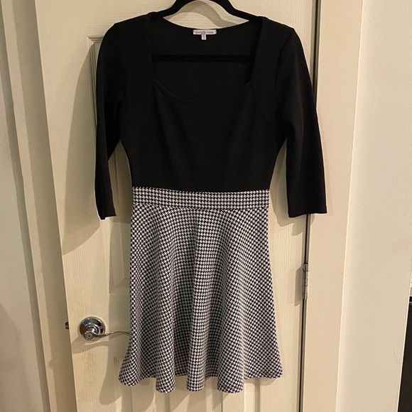 Charlotte Russe Black and White Fit and Flare Work Dress - Picture 1 of 8